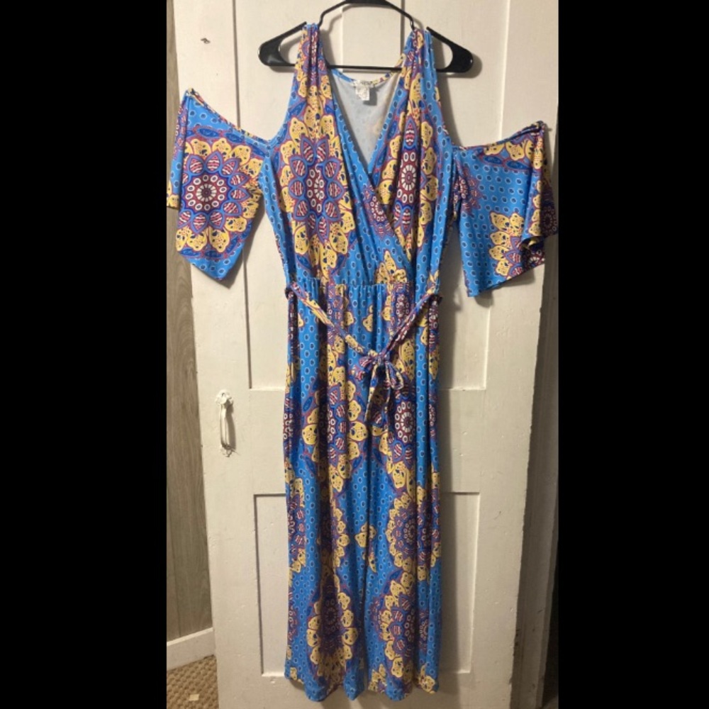 Venus Pantsuit 2x worn once on a cruise